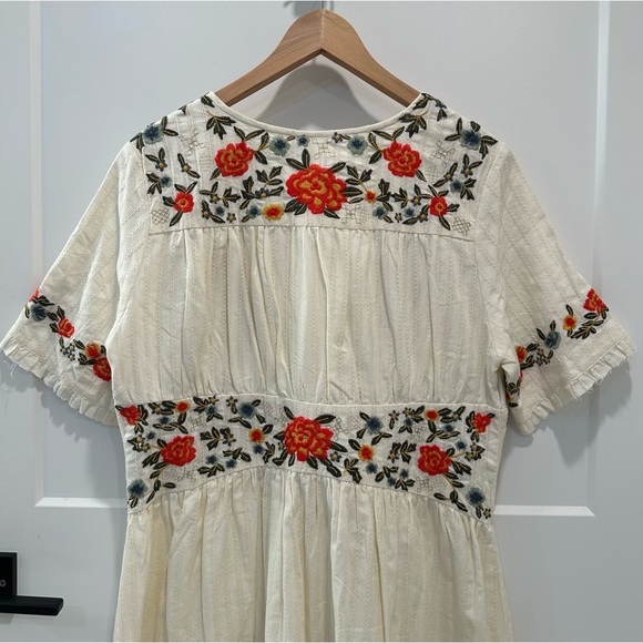 NWT Roolee Embroidered Floral V Neck MIDI Dress Size XXL - Picture 11 of 13